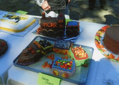 Image of birthday cakes on table